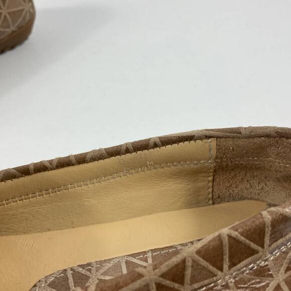 Vaneli Loafers Geometric Triangle Pattern With Gold Clasp buckle Size 6 - Picture 5 of 6